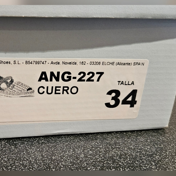 Angelitos Spanish sandals - Picture 10 of 10